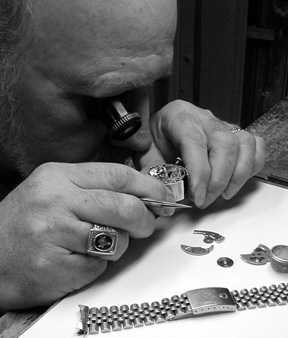 expert repairs and service for all makes of vintage and modern watches from Rolex and Patek to Hamilton and Bulova
