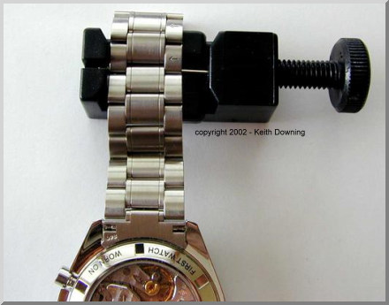 Resizing an Omega watch bracelet the easy way